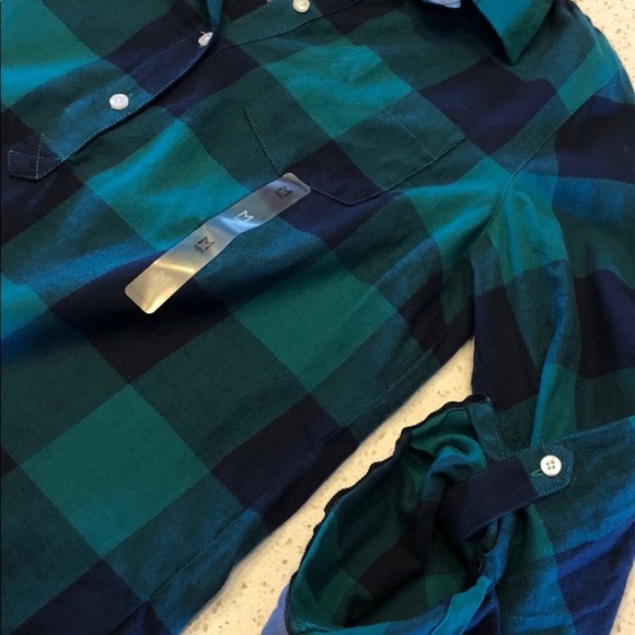 TOMMY HILFIGER flannel 3/4 button down shirt. - Picture 3 of 6